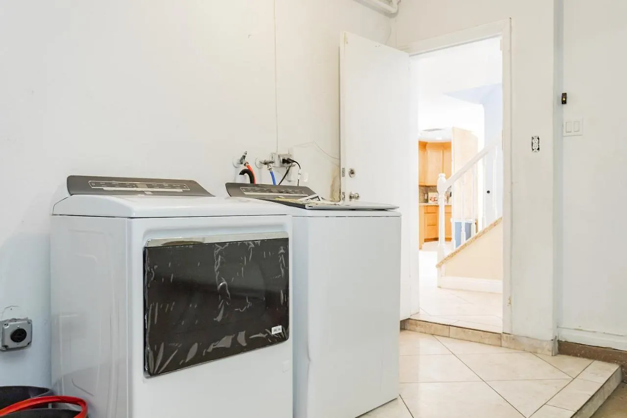 Holiday home Spacious 5-Bedroom Retreat With Pool Minutes From The Las Vegas Strip