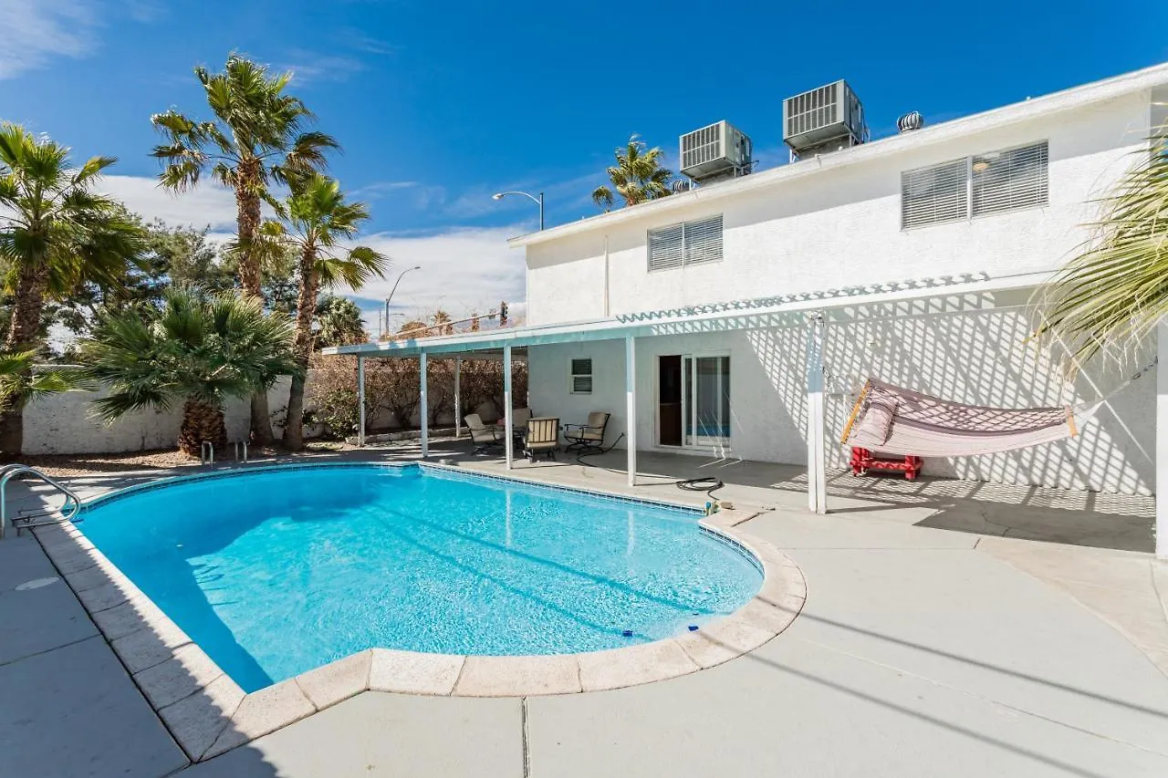 Spacious 5-Bedroom Retreat With Pool Minutes From The Las Vegas Strip